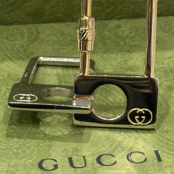 Vintage Gucci Pair Keychain Key Ring Charm Gold Chrome with a Gucci BOX!!! - Picture 14 of 15